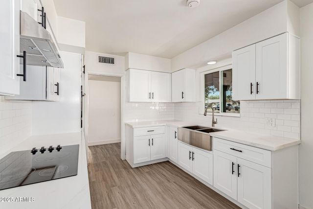 135 N STAPLEY Drive, Mesa, AZ 85203