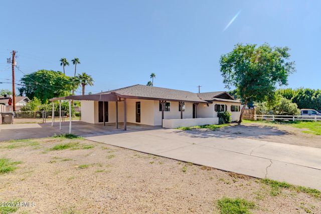 135 N STAPLEY Drive, Mesa, AZ 85203