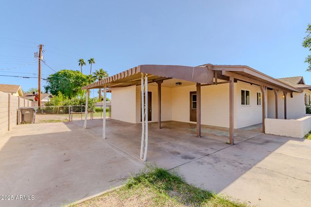 135 N STAPLEY Drive, Mesa, AZ 85203
