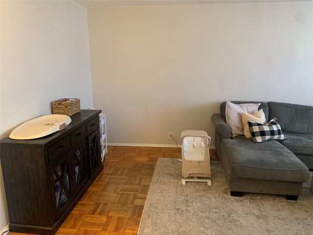 20 Shady Glen Court 3A, New Rochelle, NY 10805