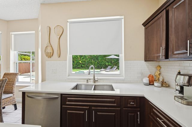 15073 Oak Chase Court, Wellington, FL 33414