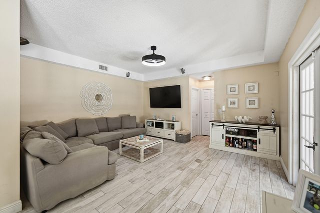 15073 Oak Chase Court, Wellington, FL 33414