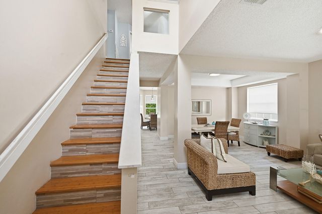 15073 Oak Chase Court, Wellington, FL 33414