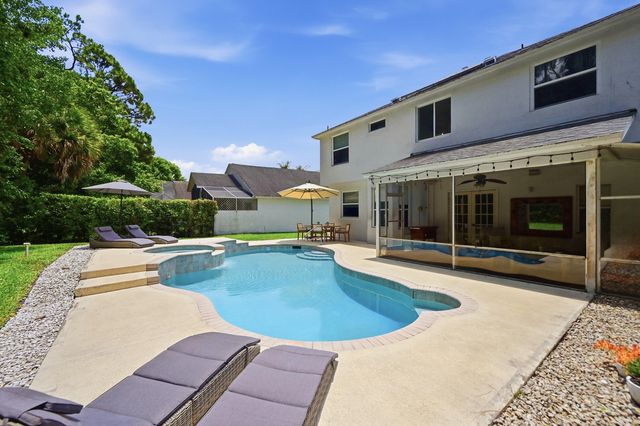 15073 Oak Chase Court, Wellington, FL 33414