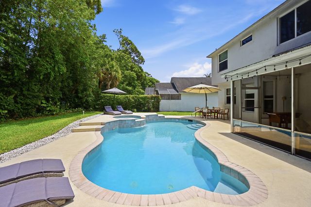 15073 Oak Chase Court, Wellington, FL 33414