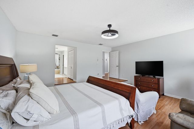 15073 Oak Chase Court, Wellington, FL 33414