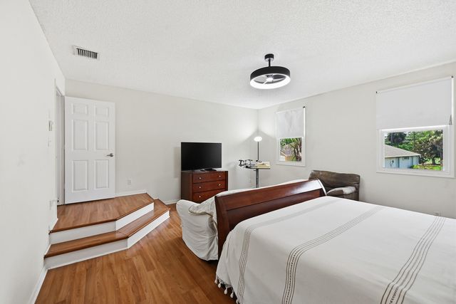 15073 Oak Chase Court, Wellington, FL 33414