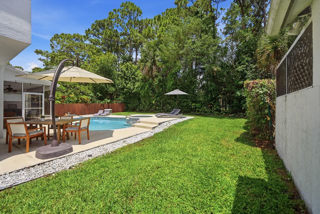 15073 Oak Chase Court, Wellington, FL 33414