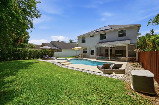 15073 Oak Chase Court, Wellington, FL 33414