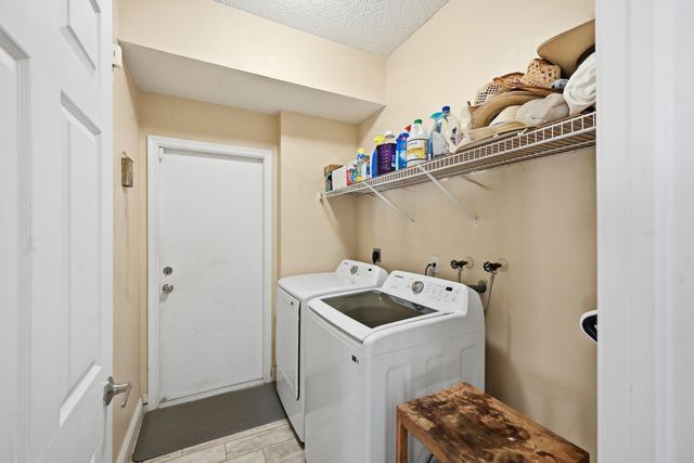 15073 Oak Chase Court, Wellington, FL 33414