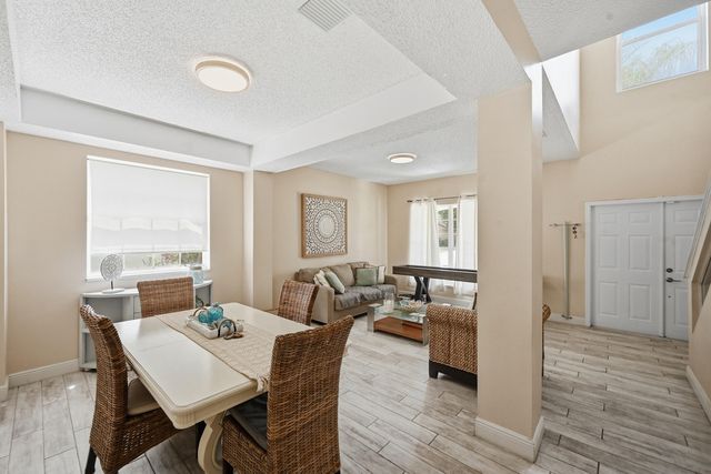 15073 Oak Chase Court, Wellington, FL 33414