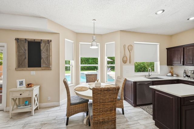 15073 Oak Chase Court, Wellington, FL 33414