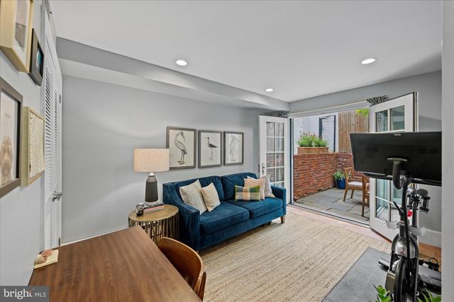 606 E ST SE, Washington, DC 20003