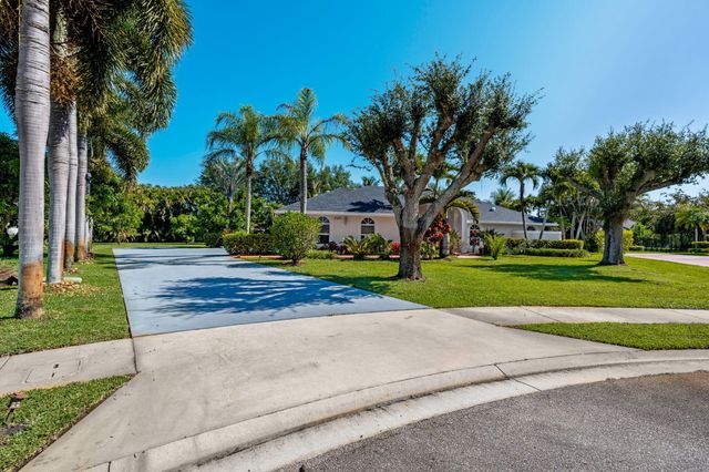 15495 Rolling Meadows Circle, Wellington, FL 33414