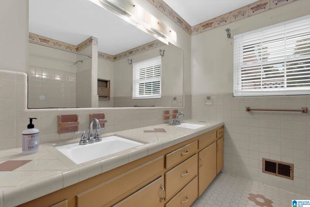 6007 PLEASANT HILL ROAD, Bessemer, AL 35022