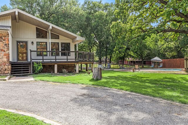 2403 County Road 2224, Decatur, TX 76234