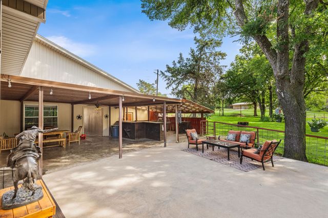 2403 County Road 2224, Decatur, TX 76234