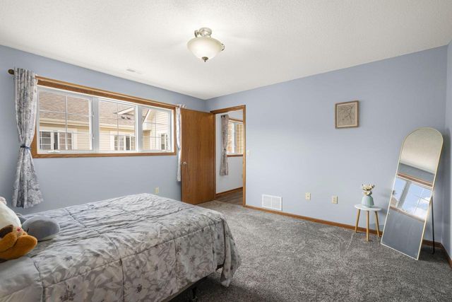4511 S 124th STREET, New Berlin, WI 53151