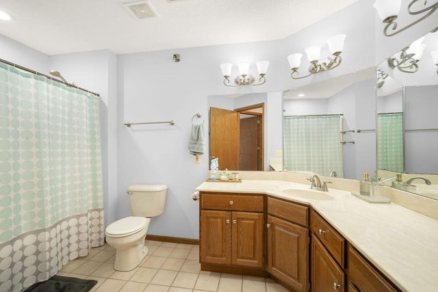 4511 S 124th STREET, New Berlin, WI 53151