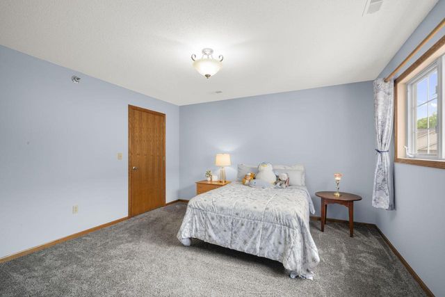 4511 S 124th STREET, New Berlin, WI 53151