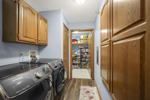 4511 S 124th STREET, New Berlin, WI 53151