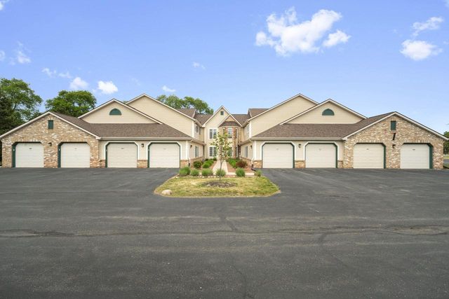 4511 S 124th STREET, New Berlin, WI 53151