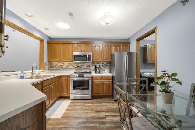 4511 S 124th STREET, New Berlin, WI 53151