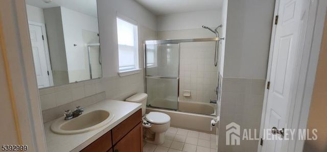 532 Great Beds Court, Perth Amboy, NJ 08861