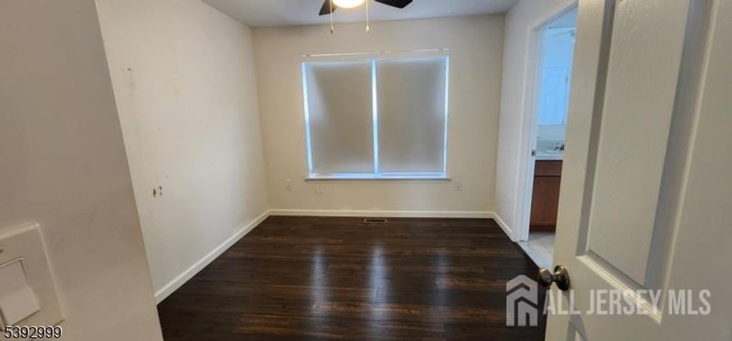 532 Great Beds Court, Perth Amboy, NJ 08861