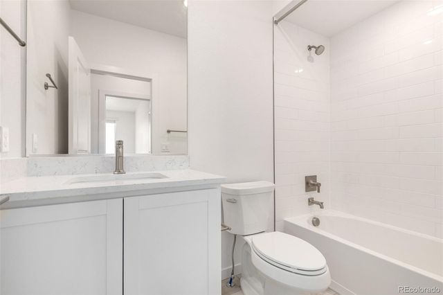 6153 N Ceylon Street 204, Denver, CO 80249