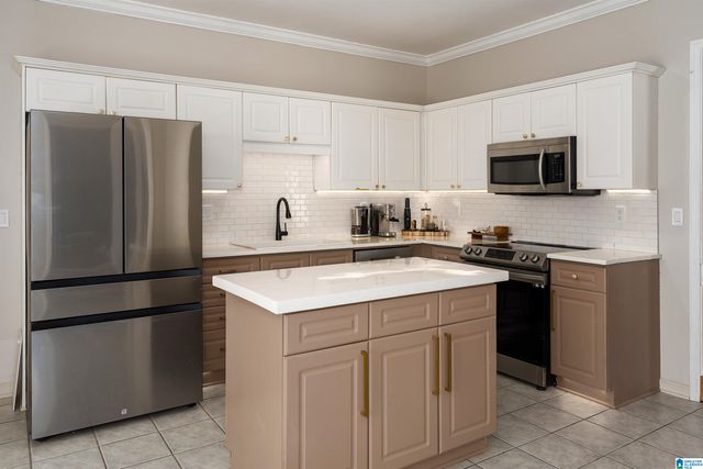 2026 AMBERLEY WOODS TRAIL, Helena, AL 35080