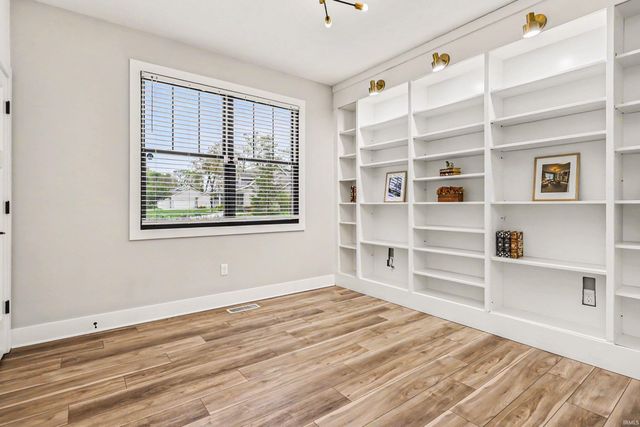 4134 Garden Oak Court, South Bend, IN 46628