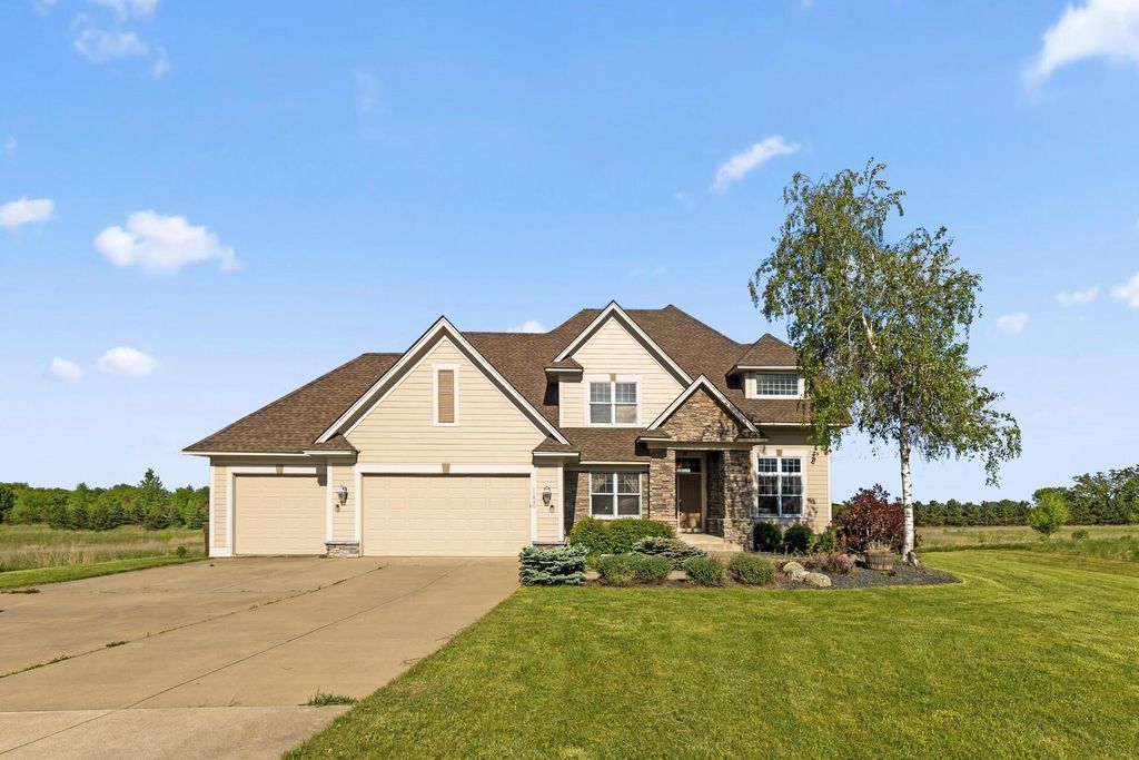 11840 Honeye Avenue N, Grant, MN 55082