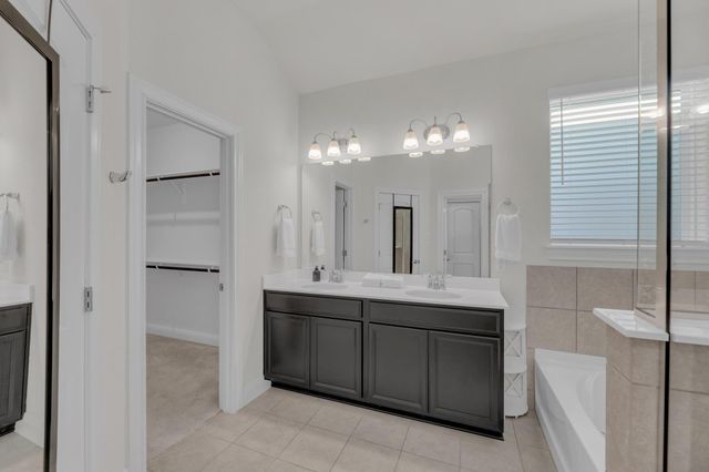 179 Purple Heart DR, Buda, TX 78610