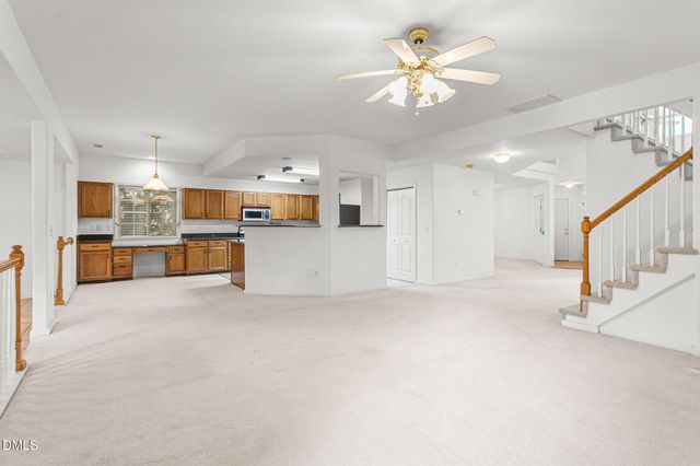211 Walter Hagen Drive, Mebane, NC 27302