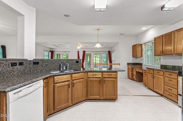 211 Walter Hagen Drive, Mebane, NC 27302