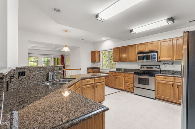211 Walter Hagen Drive, Mebane, NC 27302