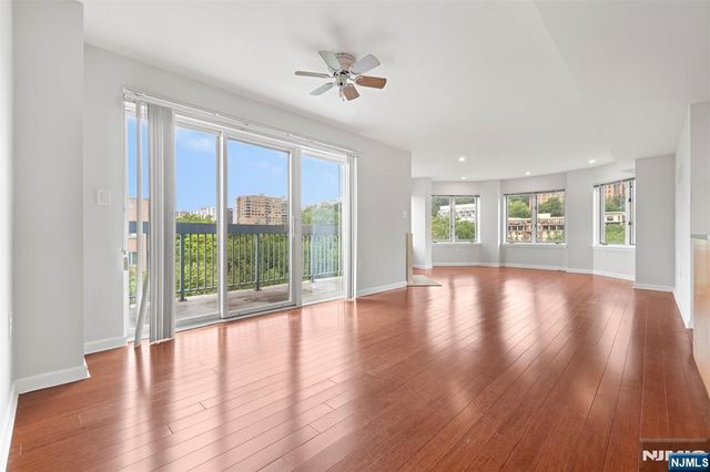 518 Ellery Court K518, Edgewater, NJ 07020