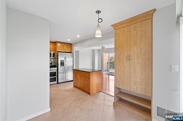 518 Ellery Court K518, Edgewater, NJ 07020