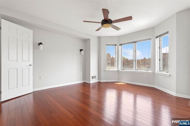 518 Ellery Court K518, Edgewater, NJ 07020