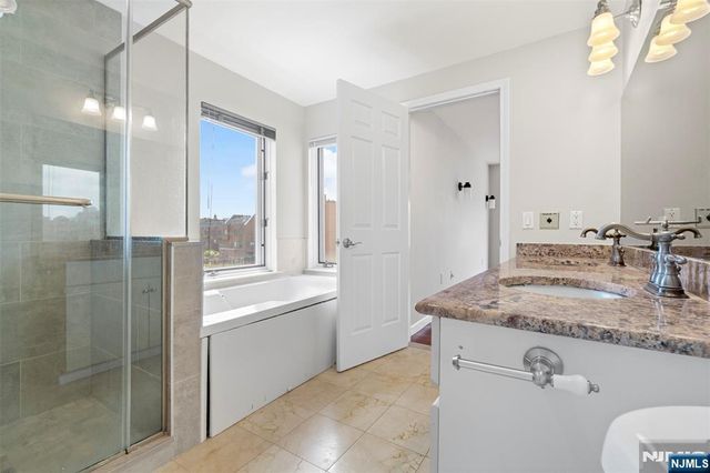518 Ellery Court K518, Edgewater, NJ 07020