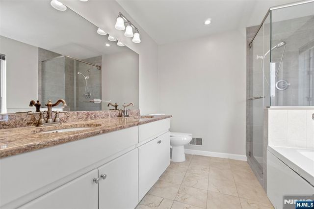 518 Ellery Court K518, Edgewater, NJ 07020