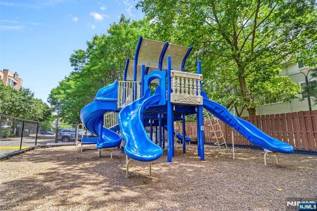 518 Ellery Court K518, Edgewater, NJ 07020