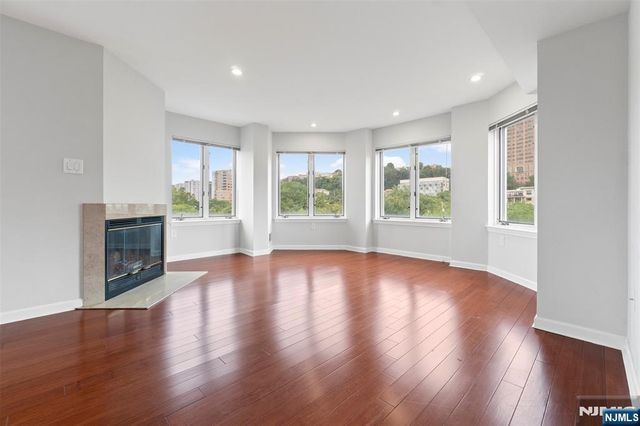 518 Ellery Court K518, Edgewater, NJ 07020