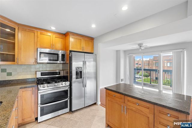 518 Ellery Court K518, Edgewater, NJ 07020
