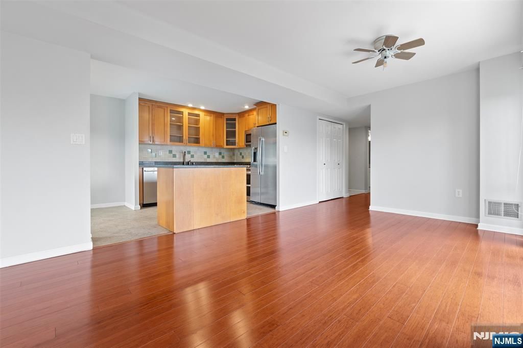 518 Ellery Court K518, Edgewater, NJ 07020