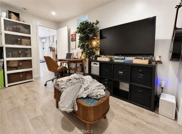 3422 Holyoke, Los Angeles, CA 90065