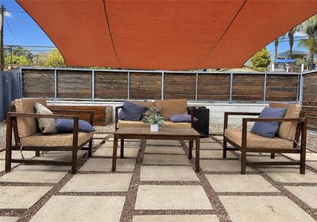 3422 Holyoke, Los Angeles, CA 90065
