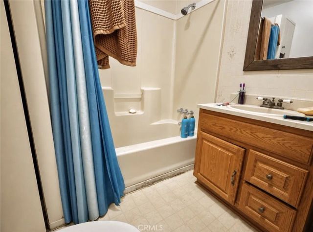 3422 Holyoke, Los Angeles, CA 90065