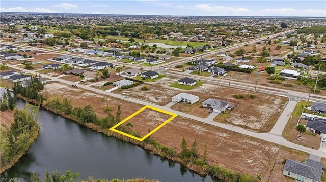 2009 NW 24th AVE, Cape Coral, FL 33993